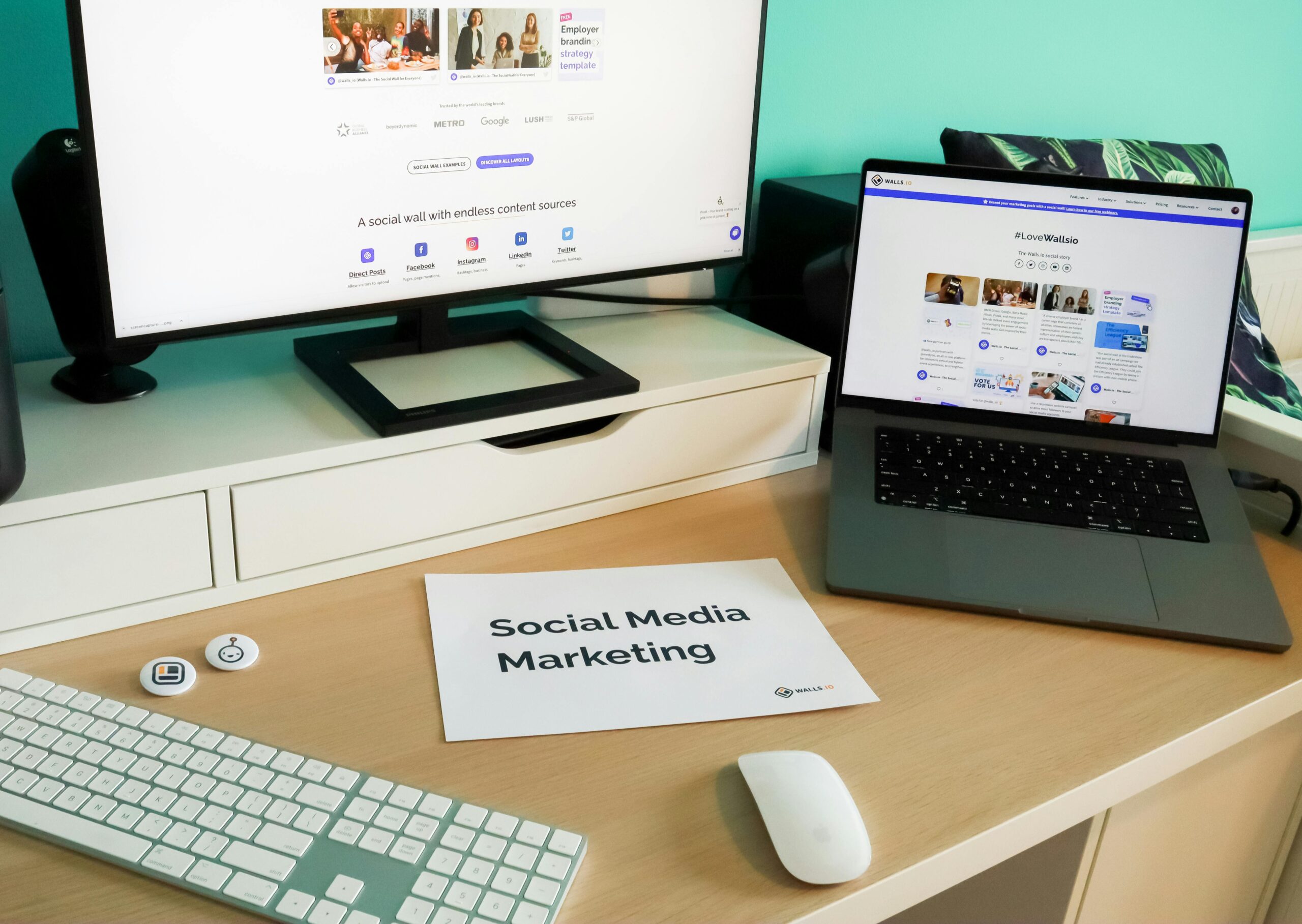 pexels-walls-io-440716388-15555796 Time-Saving Social Media Strategies