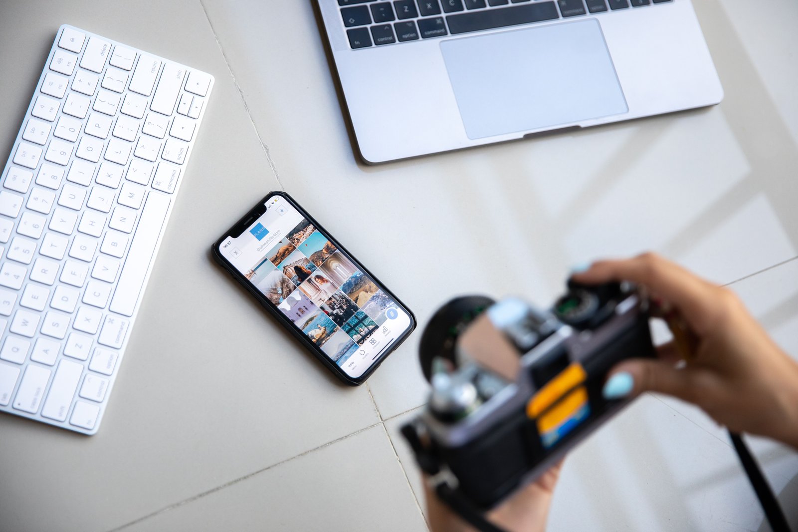 pexels-plann-2999237-4549411 canberra real estate agent social media
